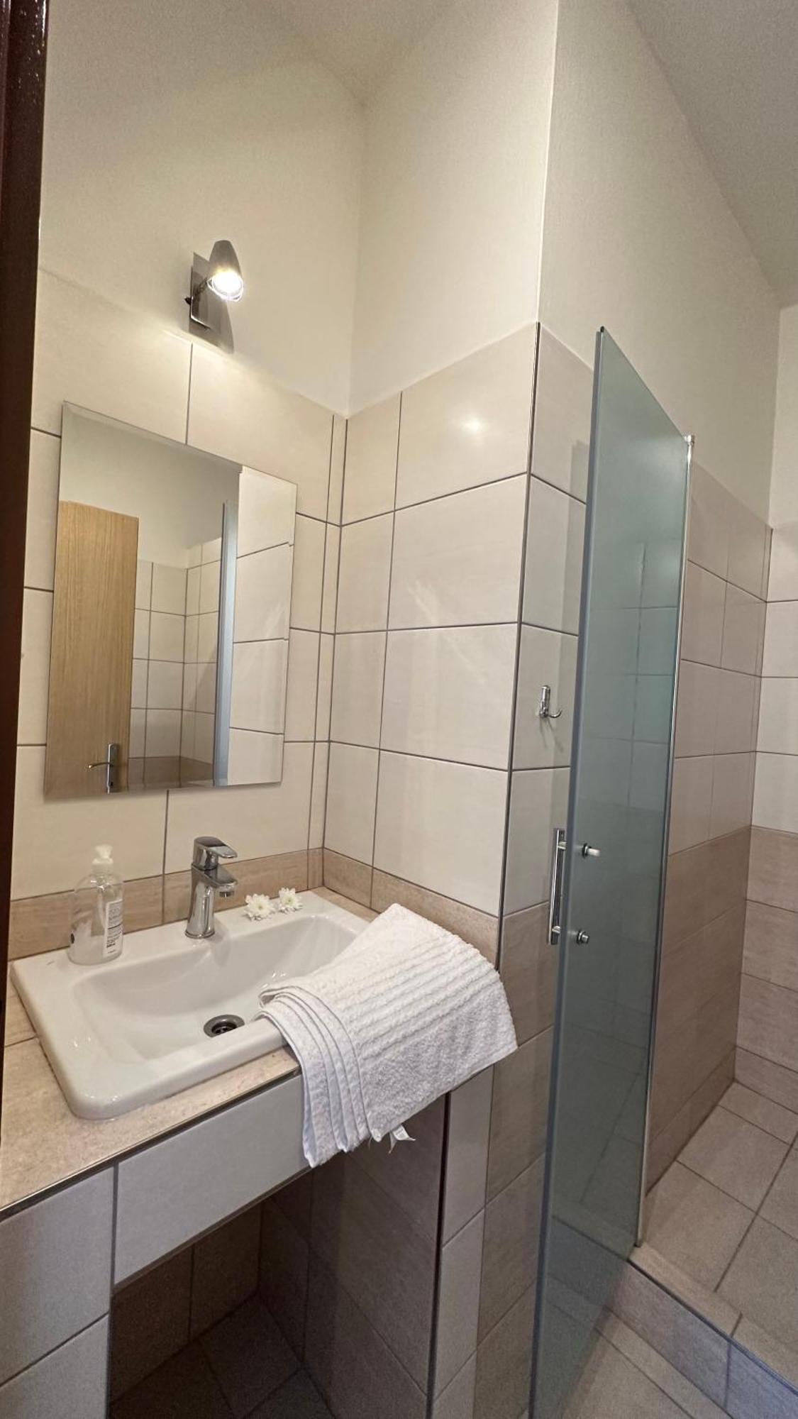 Penzion U Fouska Chodov  Exteriör bild